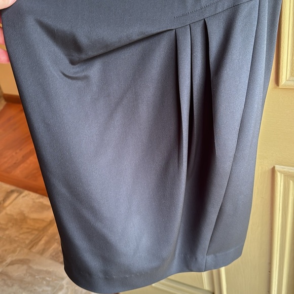 Ann Taylor size 4 petite silk black dress. Polyester lining. Back zipper - Picture 3 of 5